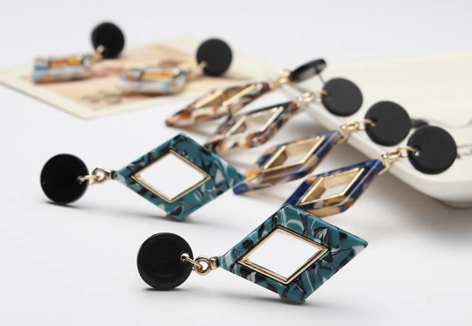 Moderigtige diamantformede øreringe