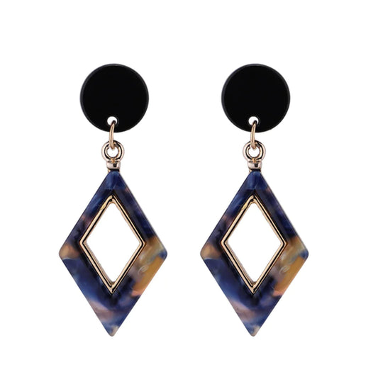 Fashionable Diamond-Shaped Earrings