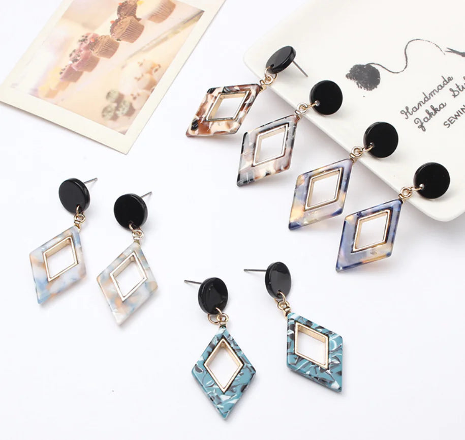 Moderigtige diamantformede øreringe