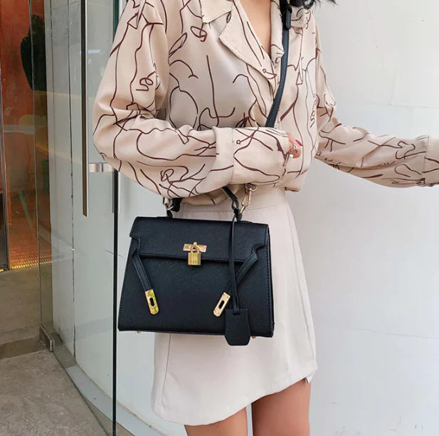 Moderne skuldertaske i platin