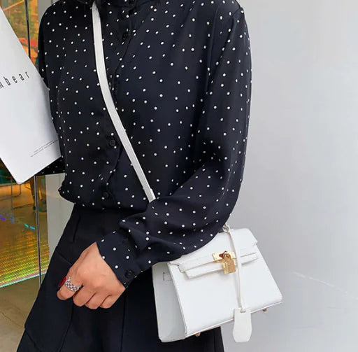 Moderne skuldertaske i platin