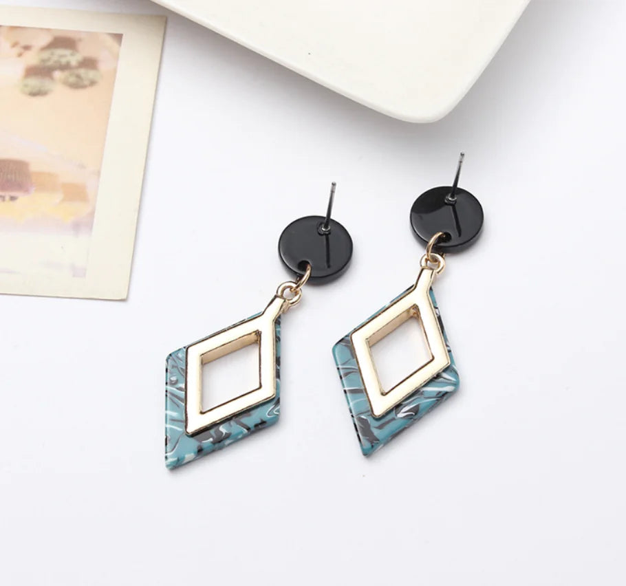 Moderigtige diamantformede øreringe