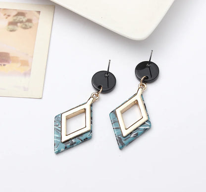 Moderigtige diamantformede øreringe